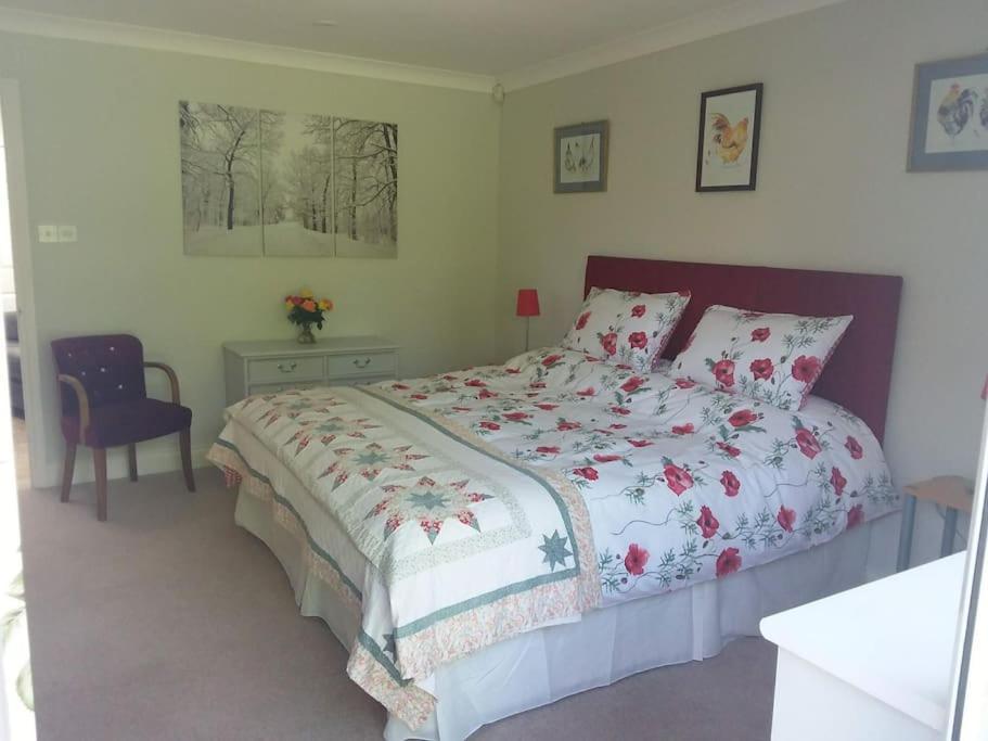 A Peaceful Annex Close To Historic East Grinstead Buitenkant foto
